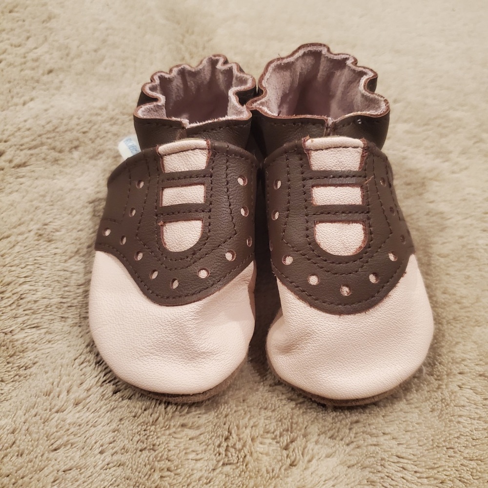 2 pair Robeez